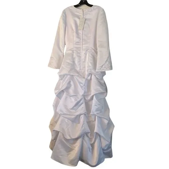 White/Ivory Elegant Wedding Gown Blend of Silk & Satin size 10 - Picture 3 of 14